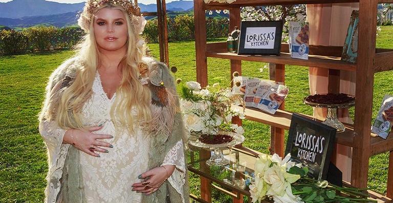 Após gravidez difícil, Jessica Simpson dá à luz sua terceira filha