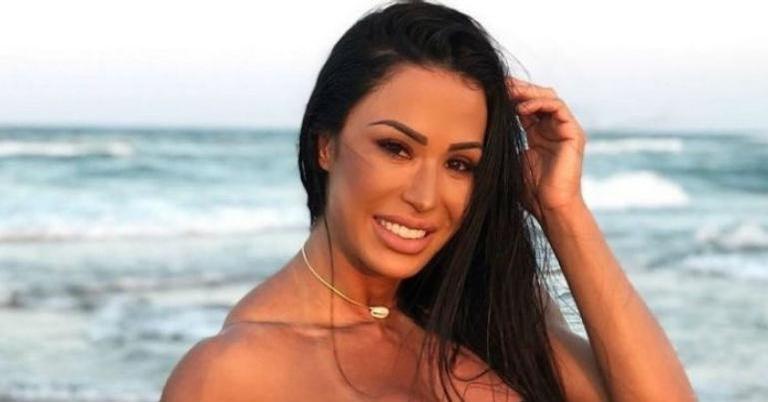 Irmã de Gracyanne Barbosa, Giovanna Jacobina, exibe bumbum generoso: ”DNA de família”
