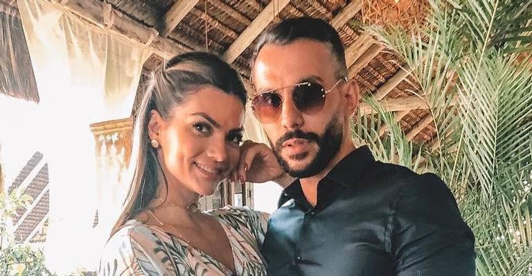 Marido de Kelly Key posta vídeo dando beijão na cantora e declara: ”Romântico”