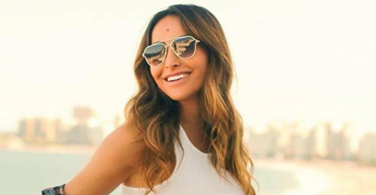 Sabrina Sato mostra filha Zoe ‘toda blogueirinha’ e recebe chuva de elogios