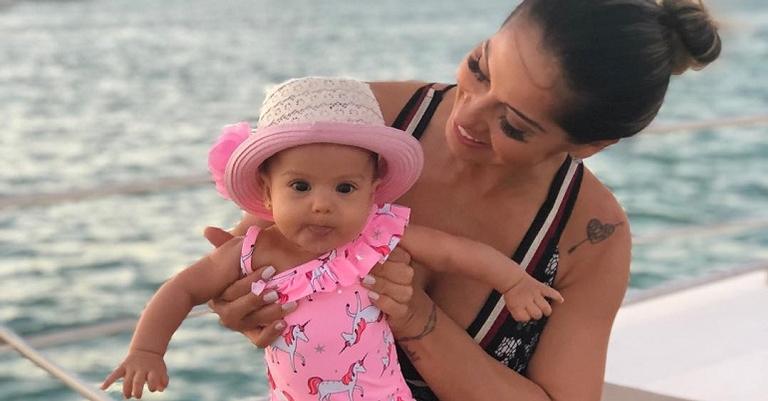 Com a filha, Mayra Cardi compartilha cliques de tirar o fôlego: ”Muito amor envolvido”