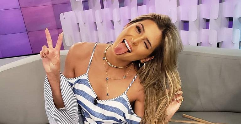 Lívia Andrade posa de biquíni fio dental e assusta seguidores com detalhe; Vem ver!