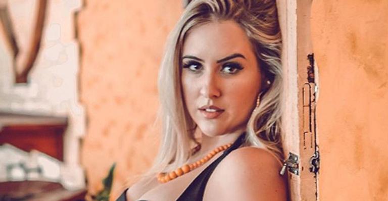 Ex-BBB Patrícia Leitte eleva a temperatura com clique de biquíni