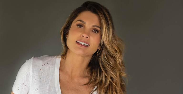 Flávia Alessandra relembra fotos antigas com Xuxa Meneghel e surpreende com aparência do passado