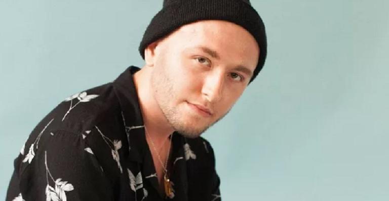 Jovem revelação da música pop morre aos 22 anos após luta contra o câncer