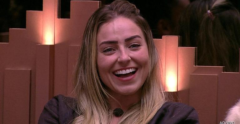 Paula vence prova e se torna líder pela segunda vez