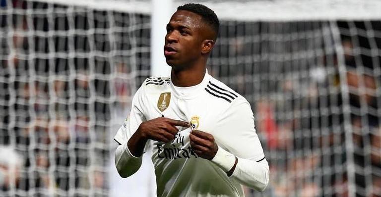 Vinícius Júnior conquista coração de blogueira famosa de reality polêmico
