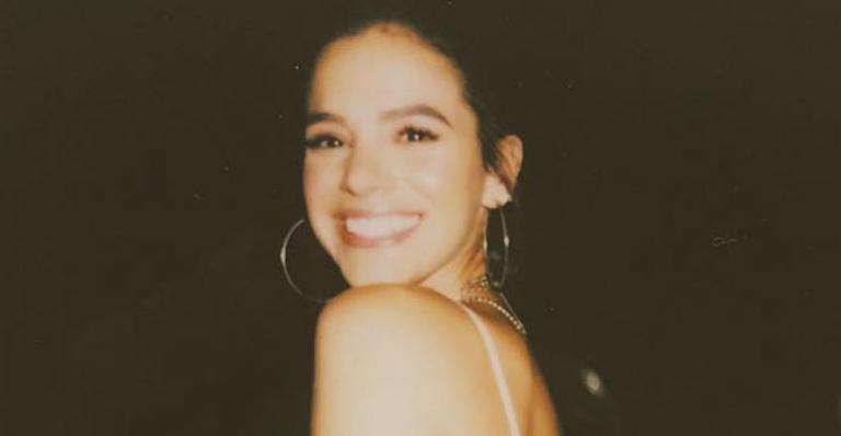 Bruna Marquezine participa de doação de cestas básicas e instrumentos musicais na África