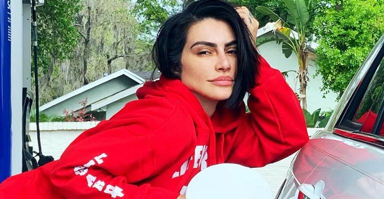 Cantor se declara para Cleo nas redes sociais e fãs o parabenizam pela coragem: ”Quanta audácia”