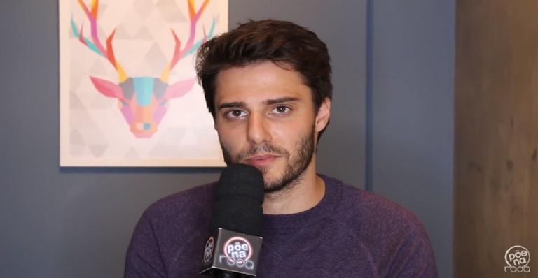 Hugo Bonemer revela qual foi a reação dos fãs após assumir seu namoro com Conrado Helt