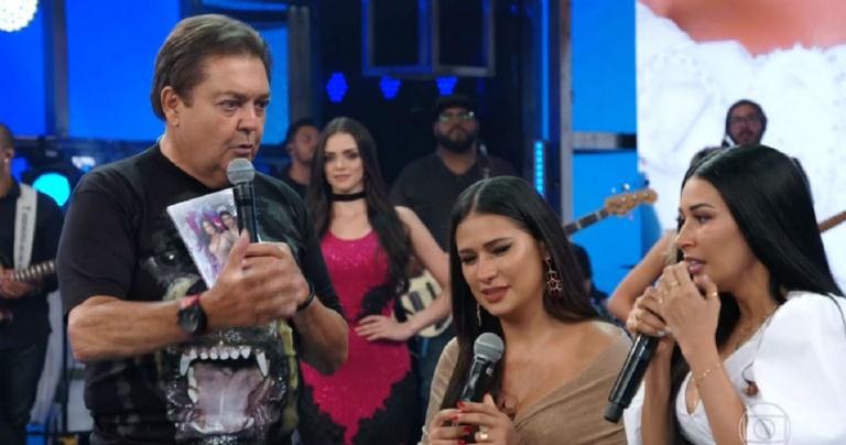 Simone chora muito ao lembrar da doença de Simaria: ”Não sei se voltaria”