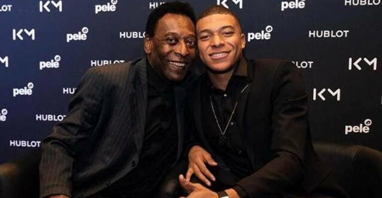 Pelé faz previsão sobre carreira de Mbappé e jogador rebate: ”Nem no PlayStation”
