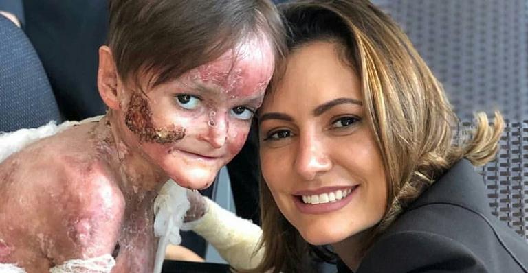 Michelle Bolsonaro se emociona ao visitar jovens com deficiência na Paraíba
