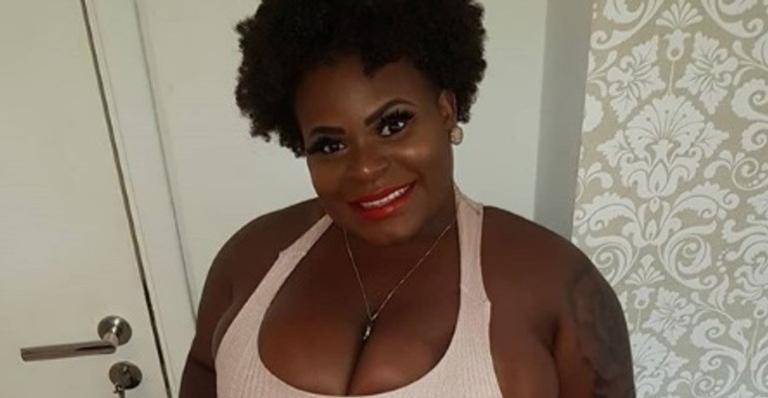 Jojo Todynho emociona ao mostrar sua avó com problema cardíaco mandando recado em cama de hospital