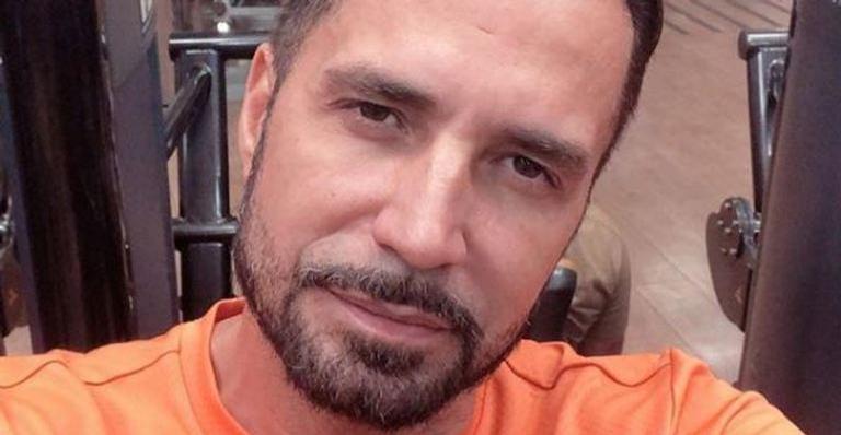 Latino surpreende ao dizer que sua vida será mostrada em filme e biografia
