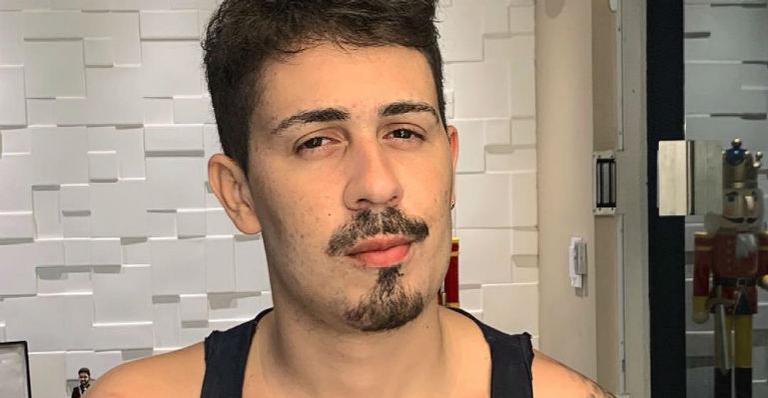 Carlinhos Maia confessa que já sentiu vergonha da vila onde cresceu: ”Foi o que me deixou famoso”