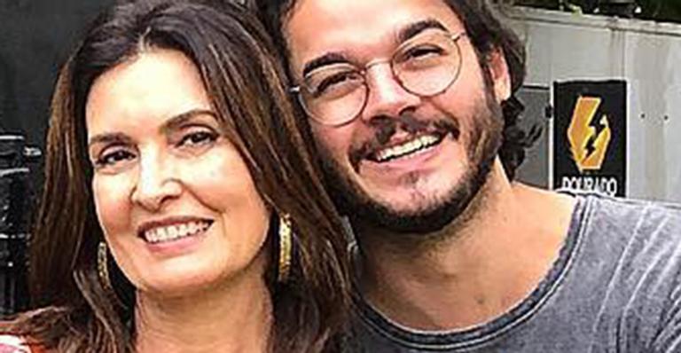 Fátima Bernardes curte cineminha alternativo com o namorado, Túlio Gadêlha