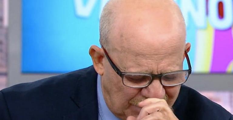 Apresentador volta ao Balanço Geral e se emociona ao revelar complicações que viveu