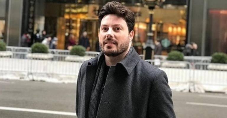 Danilo Gentili tira sarro após ser condenado à 6 meses de prisão por injúria contra deputada federal