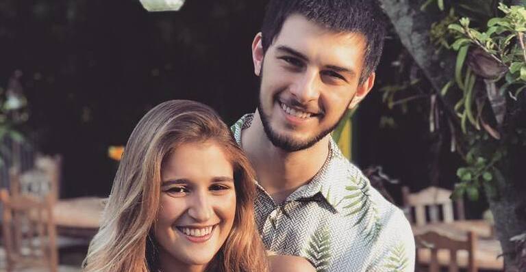Filho de Fátima Bernardes e William Bonner ganha homenagem da namorada apaixonada