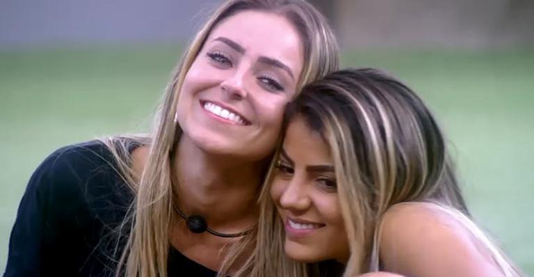 BBB19: Após briga e empurrão, Paula arrasta Hariany pela sala: ”Retardada”