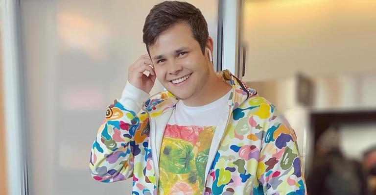 Matheus Aleixo, dupla com Kauan, encanta ao posar com o filho
