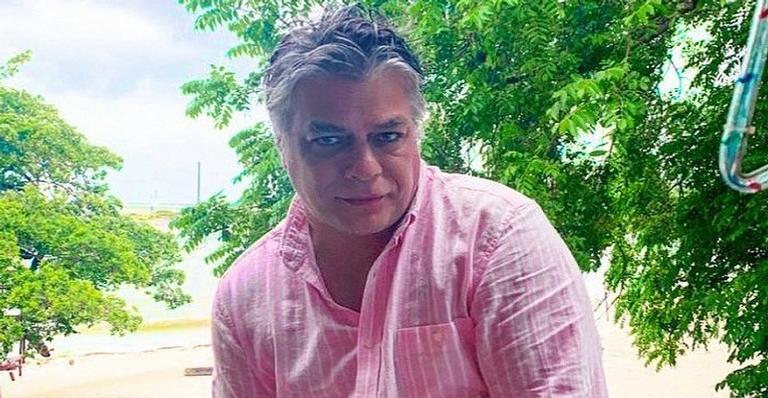 Fábio Assunção canta sucesso do Oscar acompanhado e fãs questionam possível romance