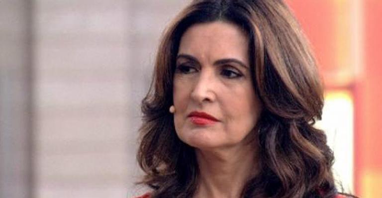 Fátima Bernardes surpreende ao aparecer irreconhecível em postagem nas redes sociais
