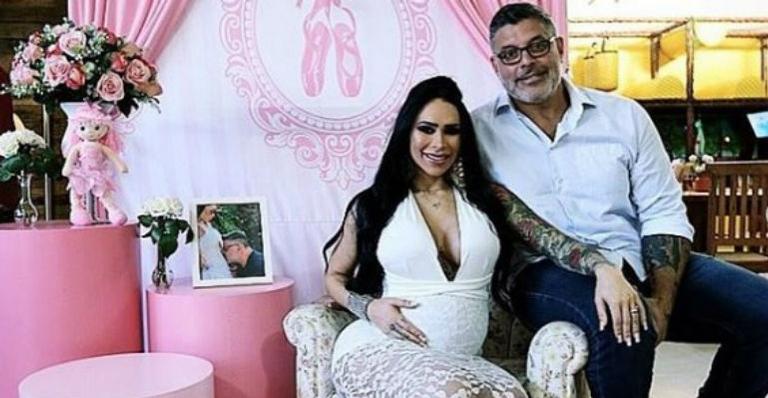 Filha caçula de Alexandre Frota aparece de coelhinha e explode fofurômetro