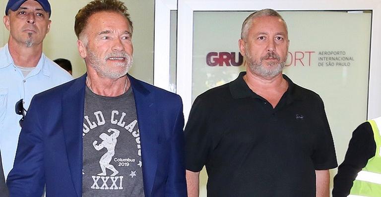 Arnold Schwarzenegger é barrado pela imigração ao desembarcar no Brasil