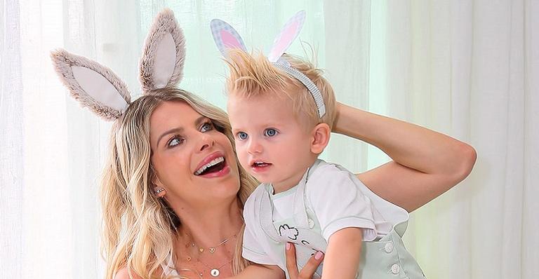 Karina Bacchi faz comemoração de Páscoa para seu filho Enrico e convida famosas