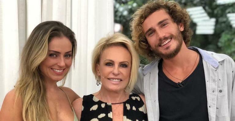 Ana Maria Braga posta foto com Paula e divide opiniões na internet