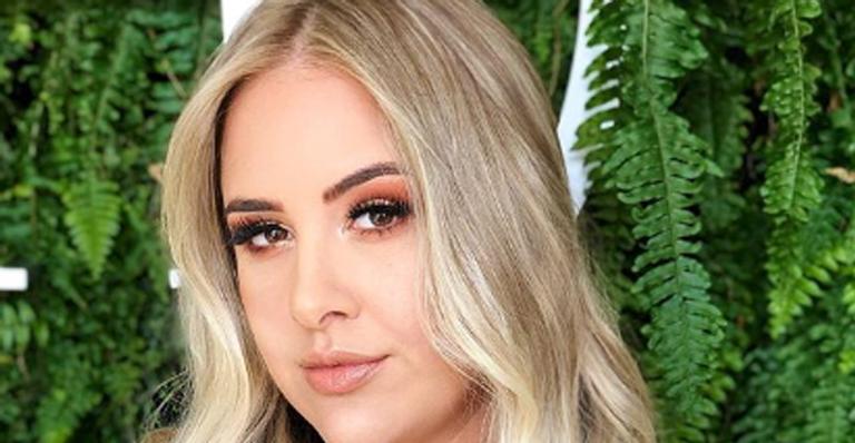 Ex-BBB Patrícia Leitte eleva a temperatura com clique ousado de biquíni