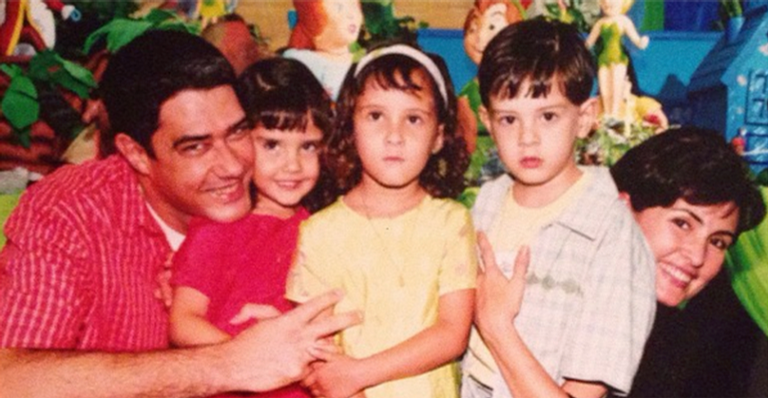 Filhas de Fátima Bernardes saem para balada e fãs apontam semelhanças com os pais