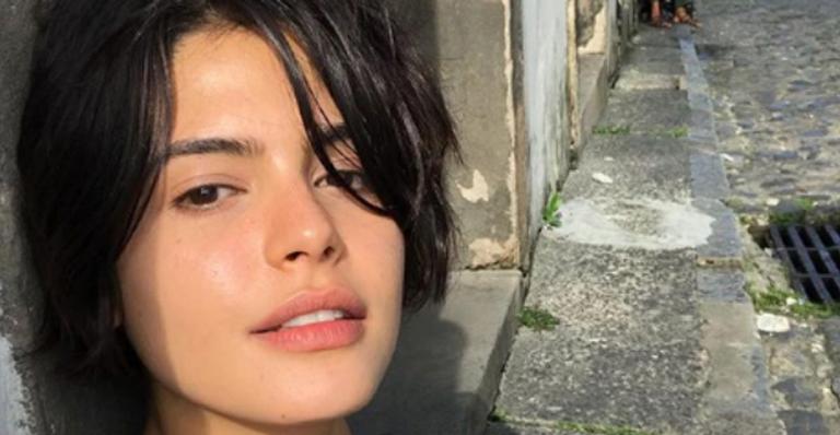 Protagonista de ‘Órfãos da Terra’, Julia Dalavia beija ex-galã de ‘Malhação’
