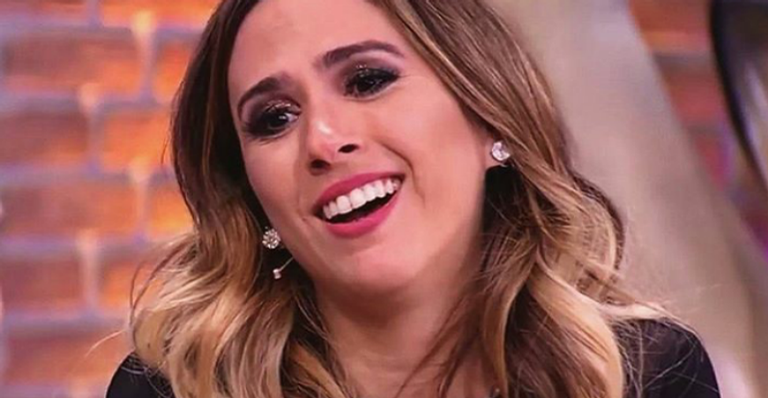 Tatá Werneck não consegue conter a emoção ao falar sobre gravidez