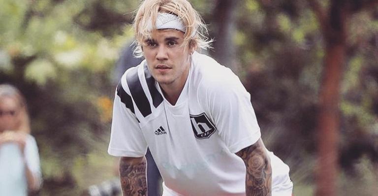 Após dois anos do ocorrido, fotógrafo processa Justin Bieber por danos gerais e atropelamento