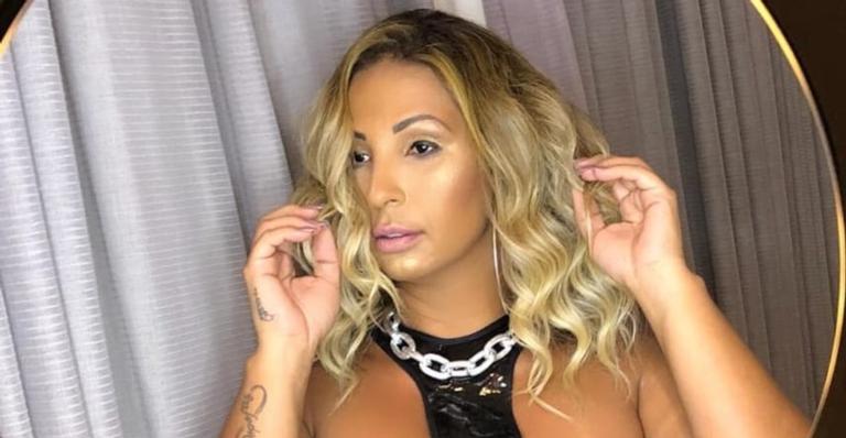 Valesca popozuda exibe foto sensual e é questionada por fã: ”Que volume”