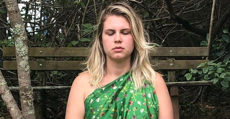Carolinie Figueiredo posa sem roupa e desabafa: ”Permaneci minha vida inteira lutando”