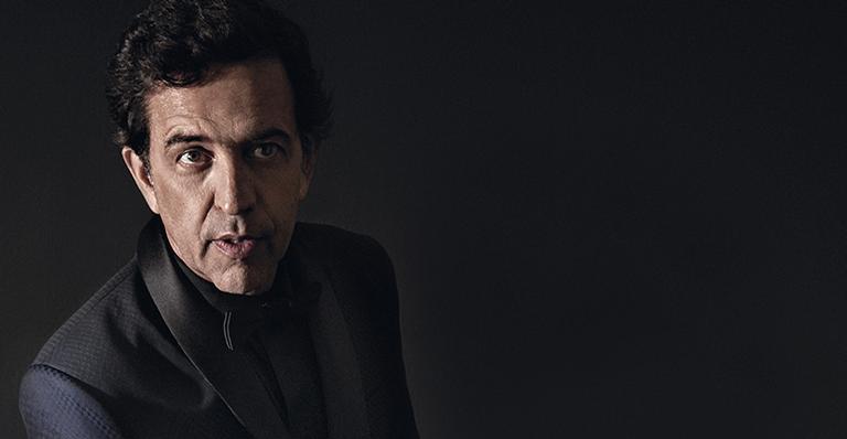 Ricardo Almeida comemora 35 anos de sua marca com festa luxuosa em São Paulo