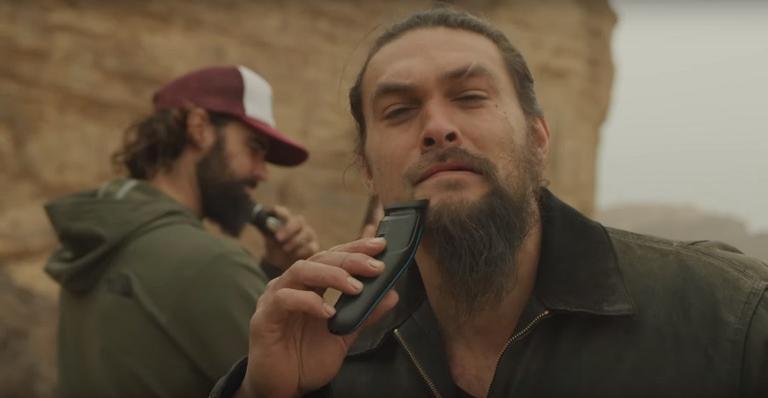 Jason Momoa fica sem barba pela primeira vez em sete anos por uma boa causa