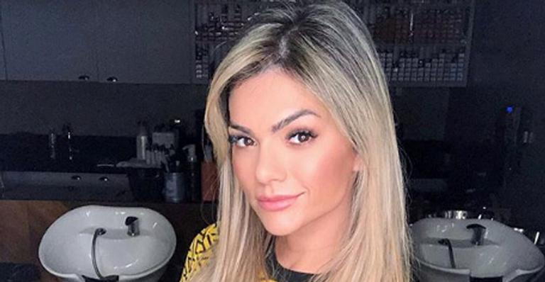 Kelly Key empina o bumbum e exibe corpo sarado na web