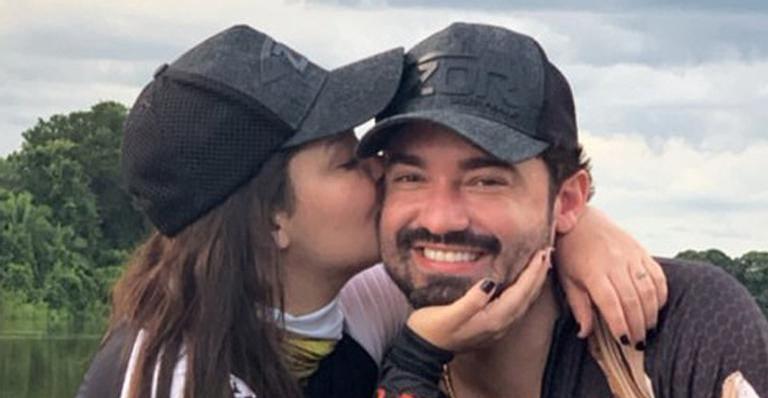 Amigos garantem que Fernando está super apaixonado por sertaneja Maiara