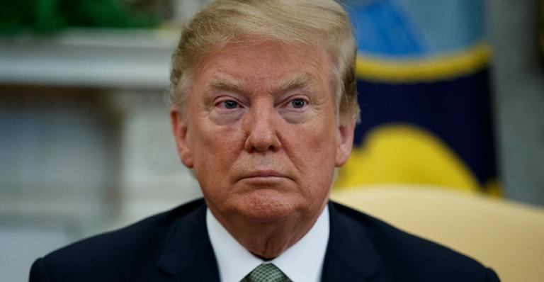 Donald Trump comete erro em comunicado sobre encontro com Rainha Elizabeth II