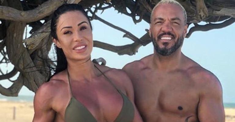 Após polêmica, Belo desabafa e agradece Gracyanne Barbosa: ”Melhor todos os dias”