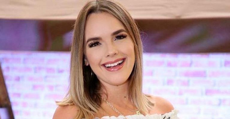 Thaeme Mariôto leva enfermeira para casa após sair da maternidade