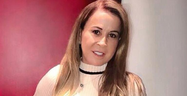 Aos 60 anos, Zilu Camargo esbanja boa forma e manda indireta: ”Se valorize”