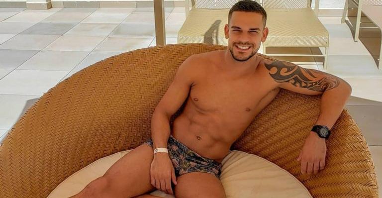 Após polêmica, Caique Aguiar posta foto misteriosa e deixa fãs curiosos