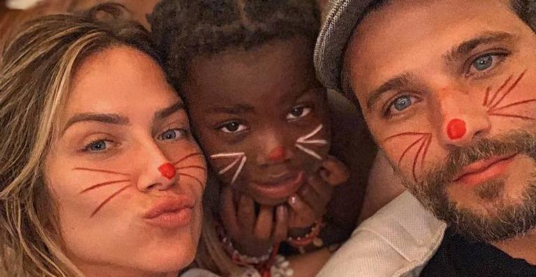 Giovanna Ewbank choca seguidores com quarto bagunçado e leva bronca de Bruno Gagliasso