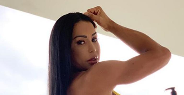 Gracyanne Barbosa esbanja flexibilidade no pole dance após suposta indireta de Viviane Araújo